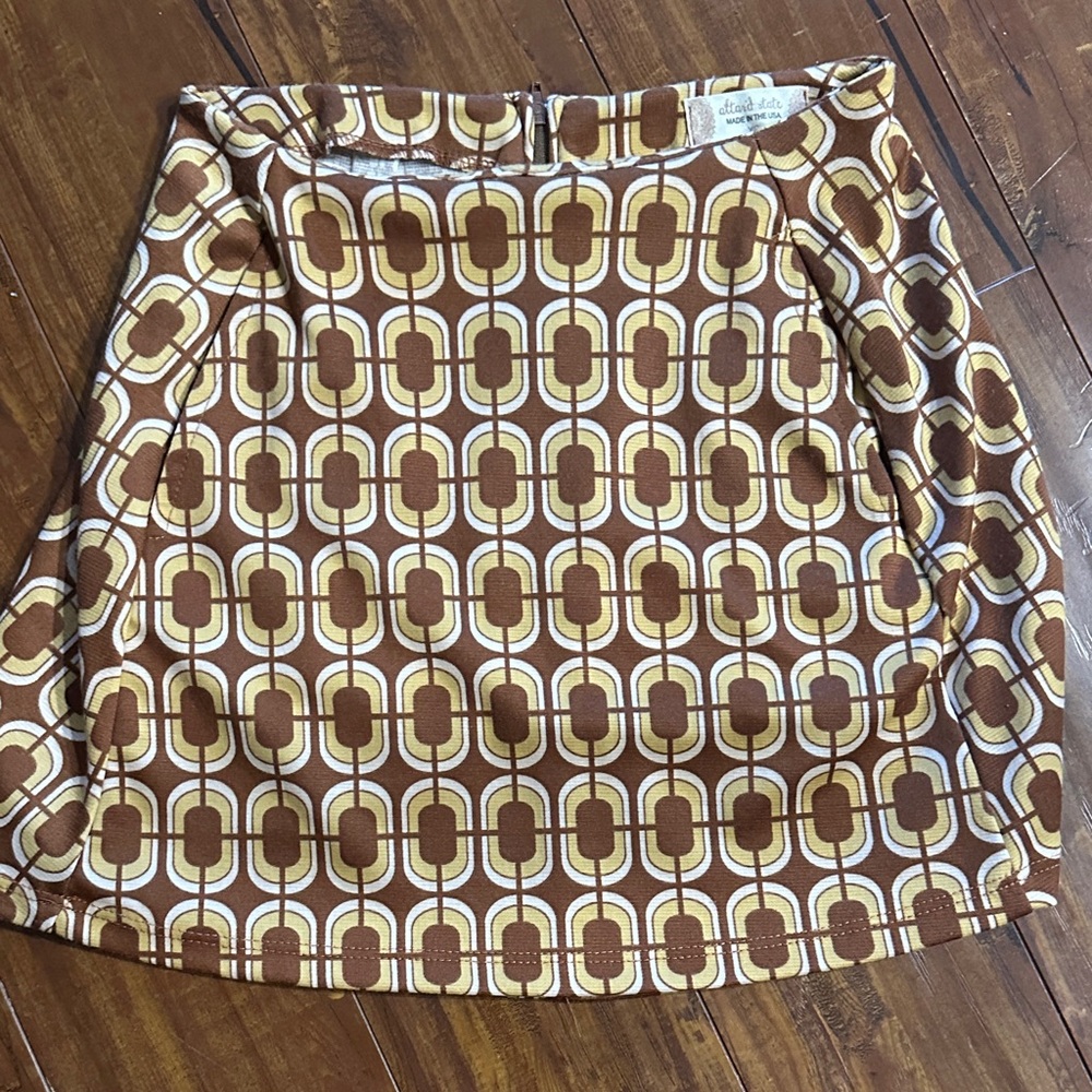 Altar’d State 70s Retro print mini skirt with pockets XS
